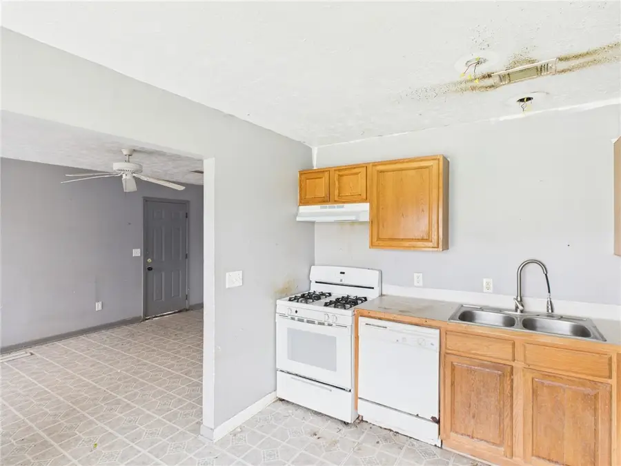 304 Mesa Drive, Bryan, TX 77802 - Image #2