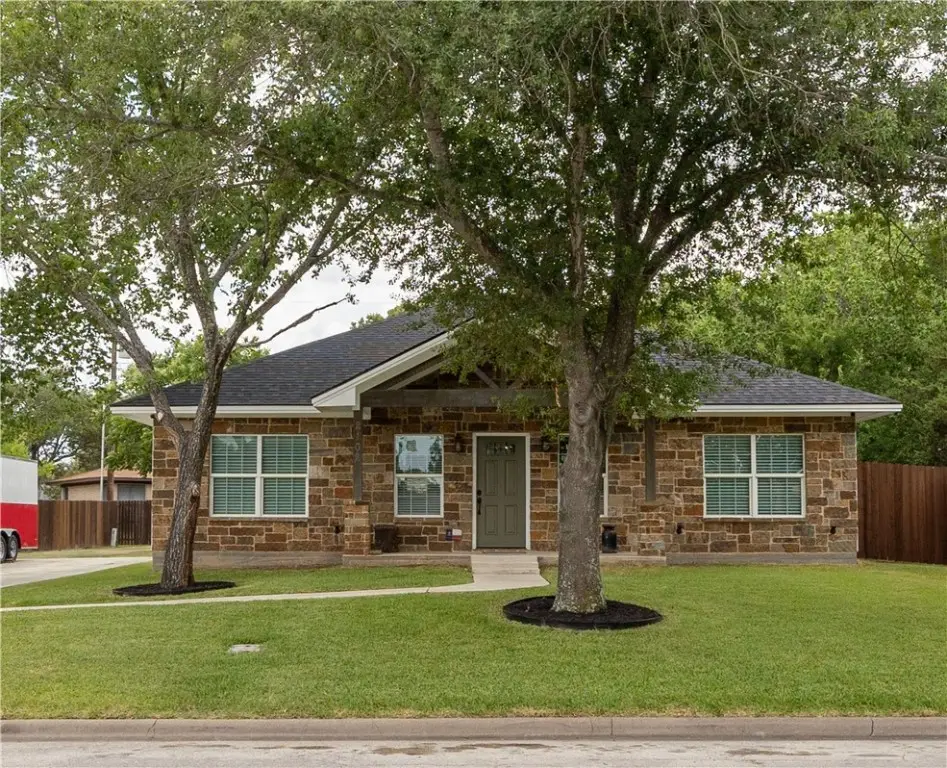 2102 Cary Circle, Bryan, TX 77803-3483 - Image #1