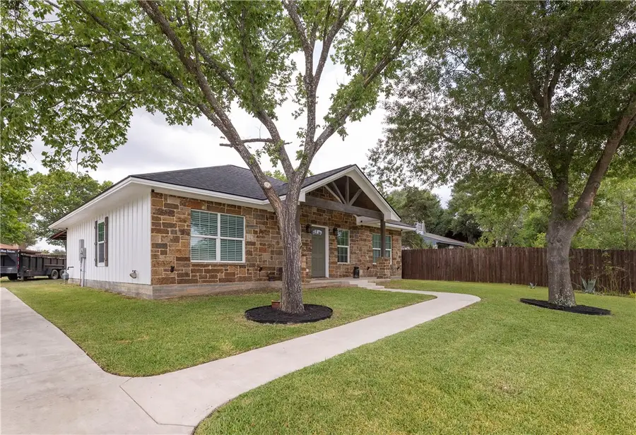 2102 Cary Circle, Bryan, TX 77803-3483 - Image #2