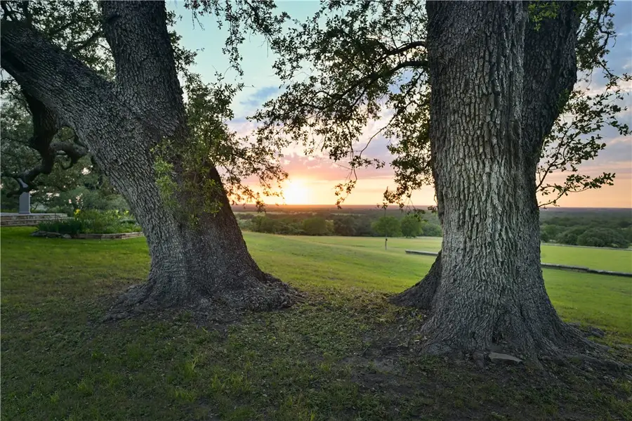 10209 Seward Plantation Road, Brenham, TX 77833 - Image #3