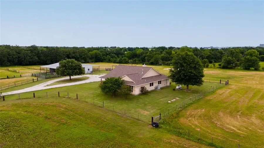 3817 Hardy Road, Madisonville, TX 77864 - Image #2