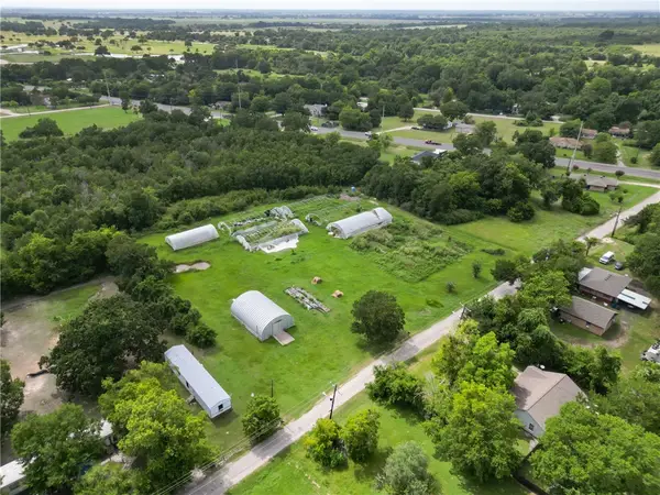 114 Clayton St, Navasota, TX 77868