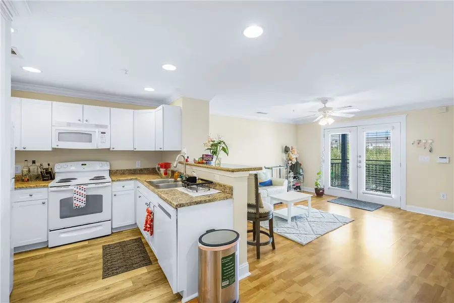 1725 Harvey Mitchell Parkway S #1424, College Station, TX 77840 - Image #3