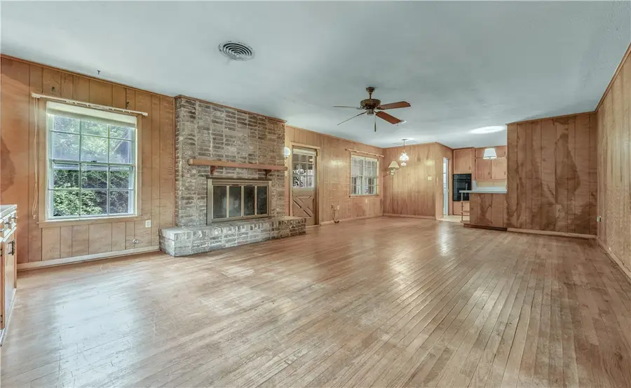 1502 Glade Street, College Station, TX 77840 - Image #3