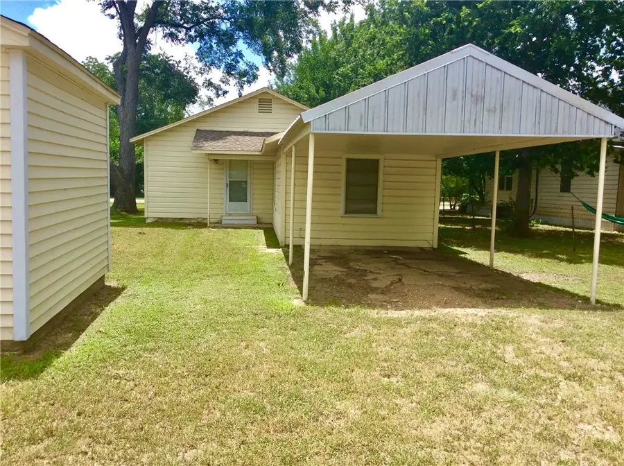 406 N Broadway Street, Caldwell, TX 77836 - #2