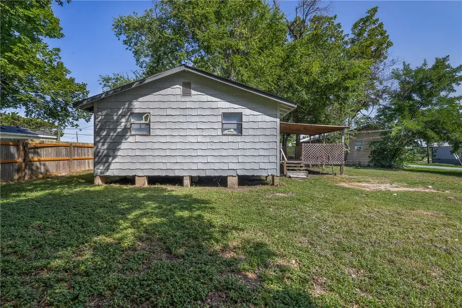 1303 W Main Street, Madisonville, TX 77864 - Image #2