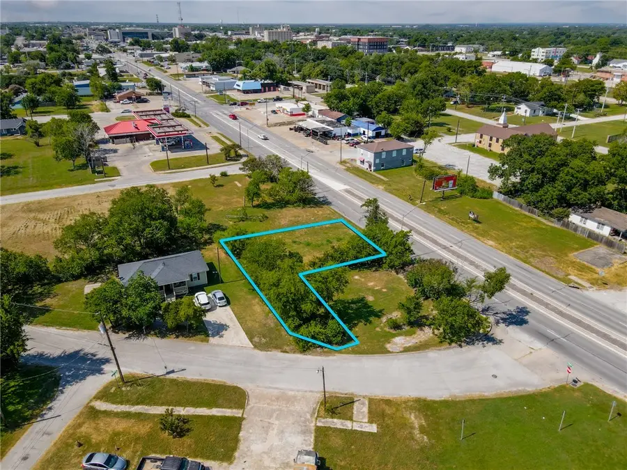 905 N Texas Avenue, Bryan, TX 77803 - Image #2