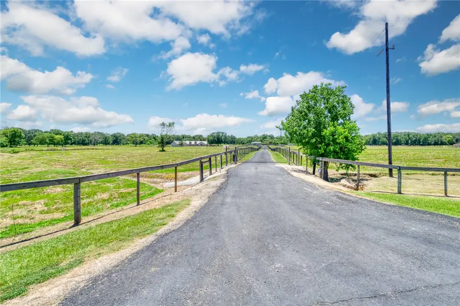 2644 Derby Lane, Madisonville, TX 77864 - Image #2