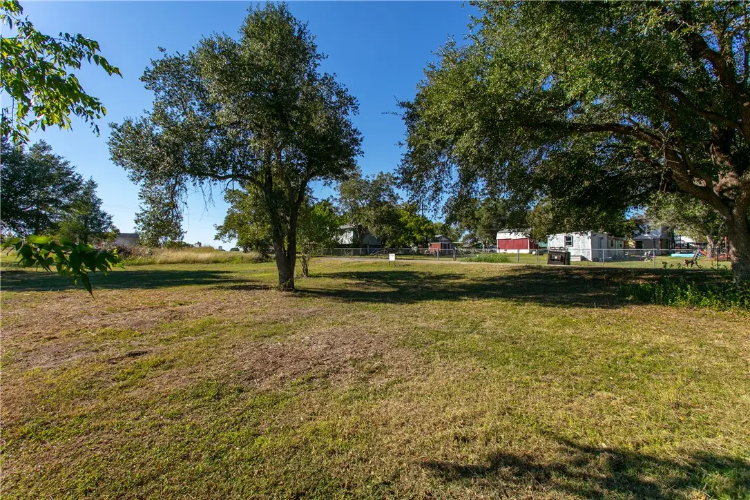 4449 Natalie Ln, Burton, TX 77835 - Image #1