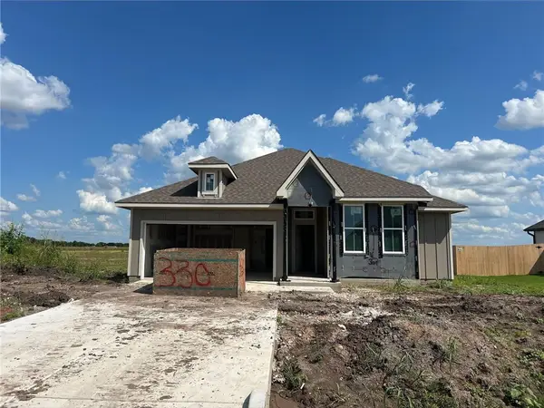 330 Harvest Lake Drive, Snook, TX 77878