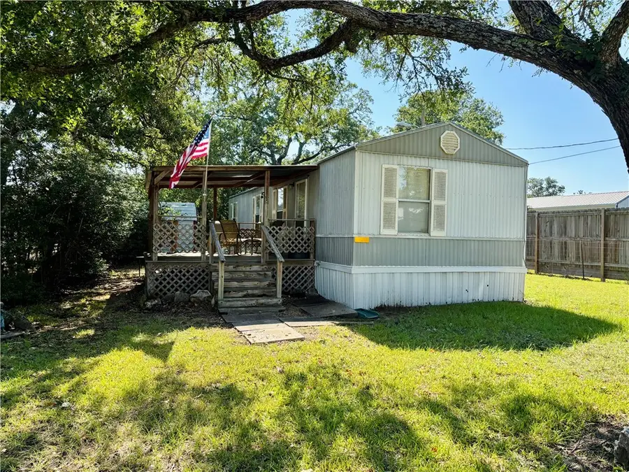 416 Leaning Oak Lane, Somerville, TX 77879 - Image #2