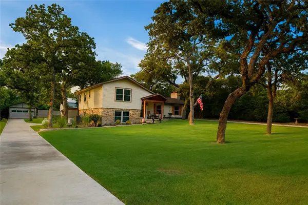 12 Jamaica Lane, Hilltop Lakes, TX 77871