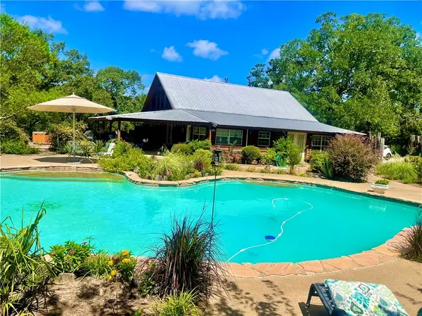 917 An County Road 3051 Countyroad, Frankston, TX 75763