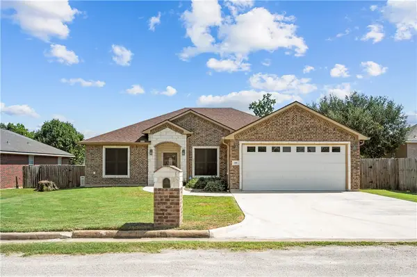 600 Olde Oaks Circle, Madisonville, TX 77864