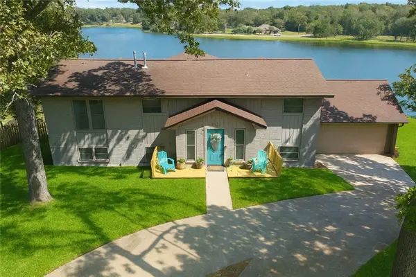 23 Holster Highway, Hilltop Lakes, TX 77871