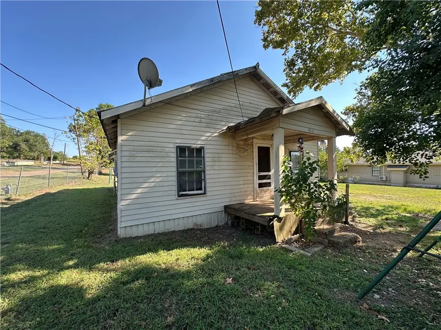 410 E 7th Street, Hearne, TX 77859 - Image #2