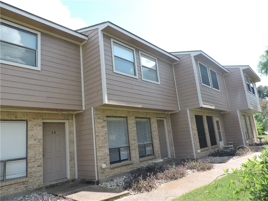 2807 Wildflower Drive #37, Bryan, TX 77802 - Image #2