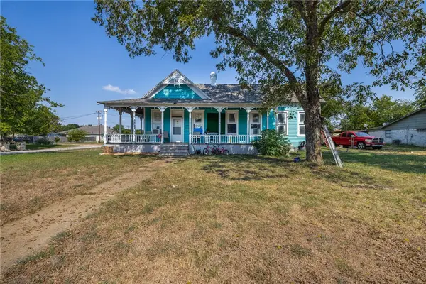 610 W Davis Street, Hearne, TX 77859