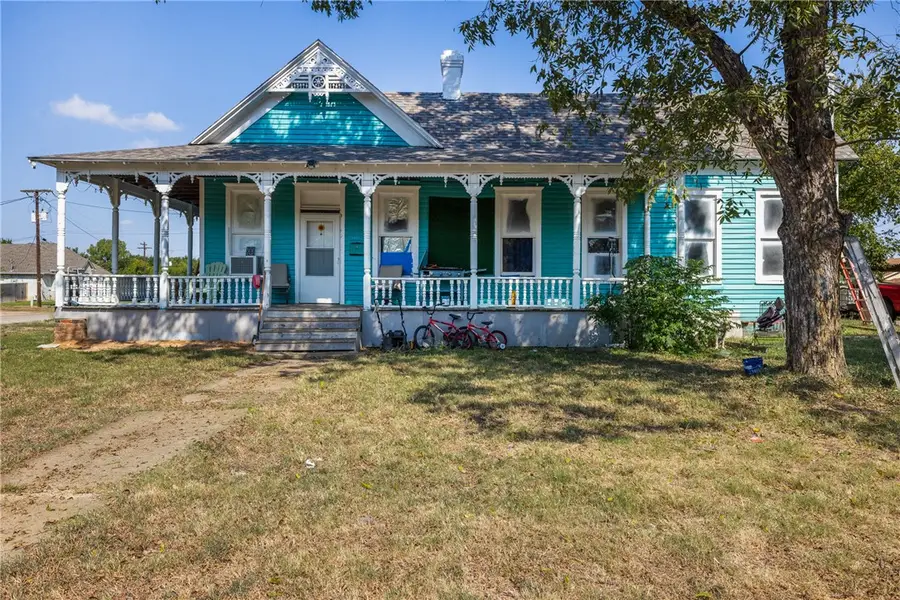 610 W Davis Street, Hearne, TX 77859 - #2