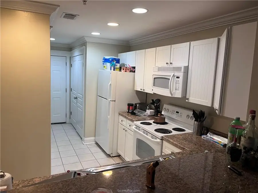 1725 Harvey Mitchell Parkway S #2233, College Station, TX 77840-6405 - Image #3