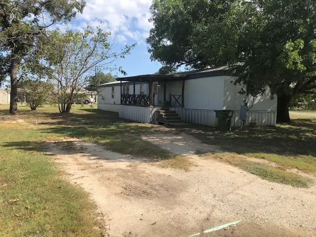 302 N Burnet Street N, Bremond, TX 76629 - Image #2