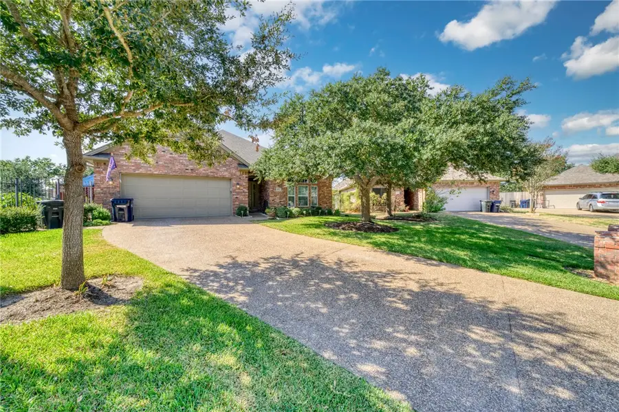 602 Clovis Court, College Station, TX 77845 - Image #2