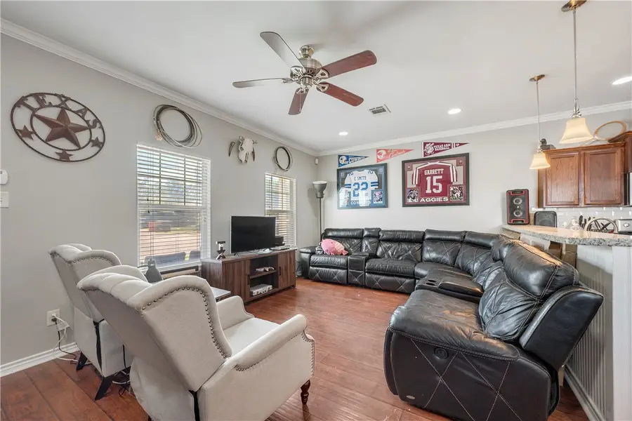 114 Lynn Drive, Bryan, TX 77801-3319 - Image #2