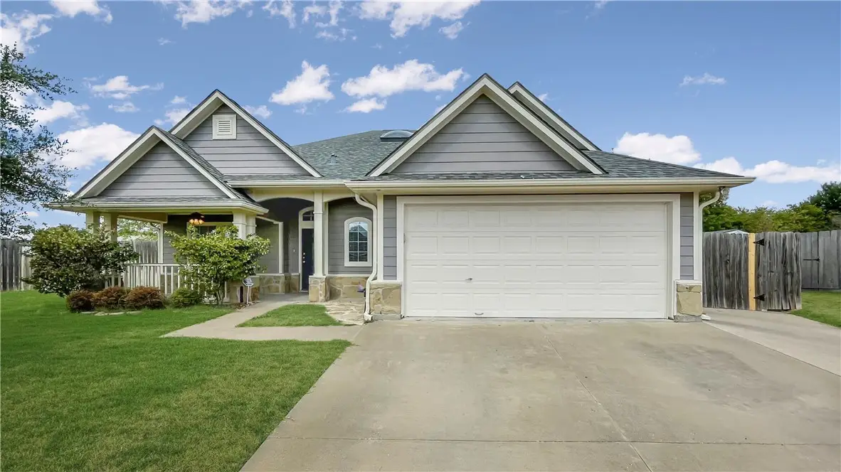 2701 Lynnwood Court, Bryan, TX 77807 - Image #1