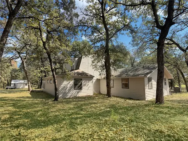 13256 Wooded Acres Drive, Bremond, TX 76629