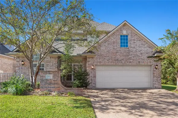 902 Grand Oaks Circle, College Station, TX 77840