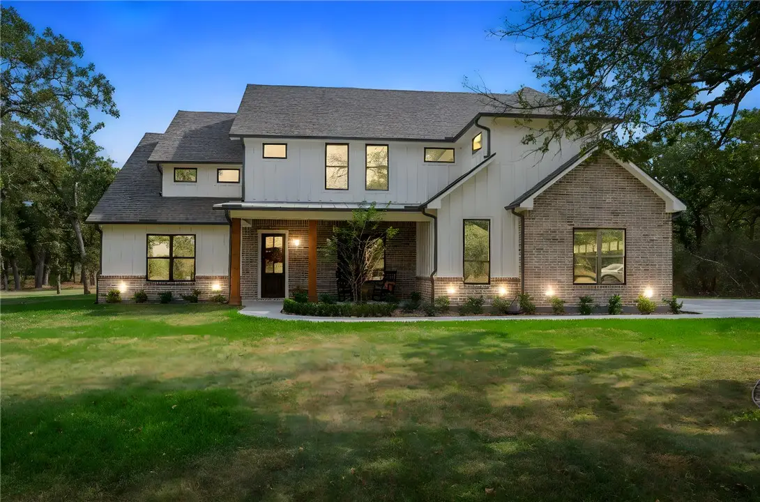 5529 Woodland Park Drive, College Station, TX 77845 - Image #1
