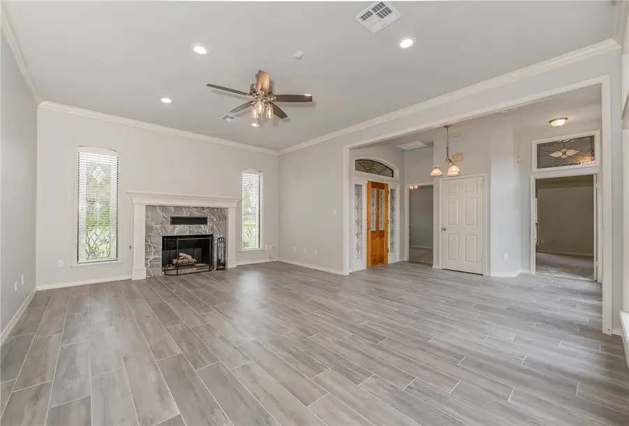 9101 Waterford Drive, College Station, TX 77845 - Image #3