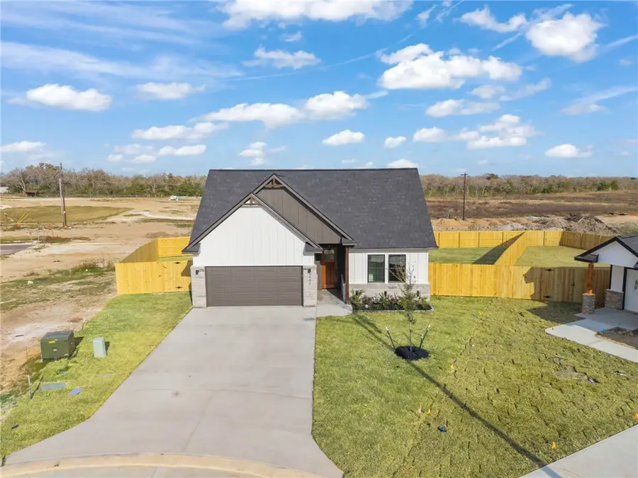 2102 Zebrina Court, Bryan, TX 77807 - Image #2