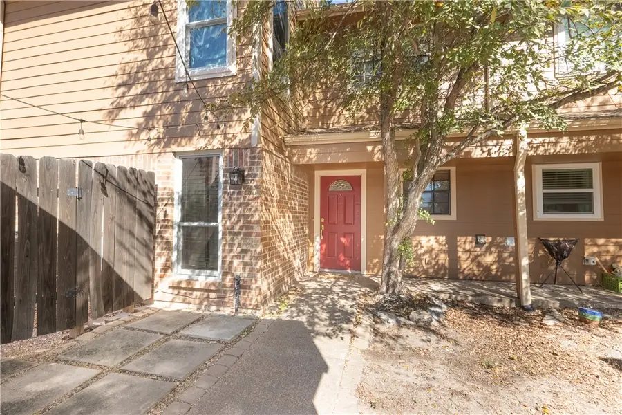 2827 Oakside Drive, Bryan, TX 77802 - Image #3