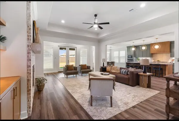 4388 Iron Mountain Dr, Bryan, TX 77802