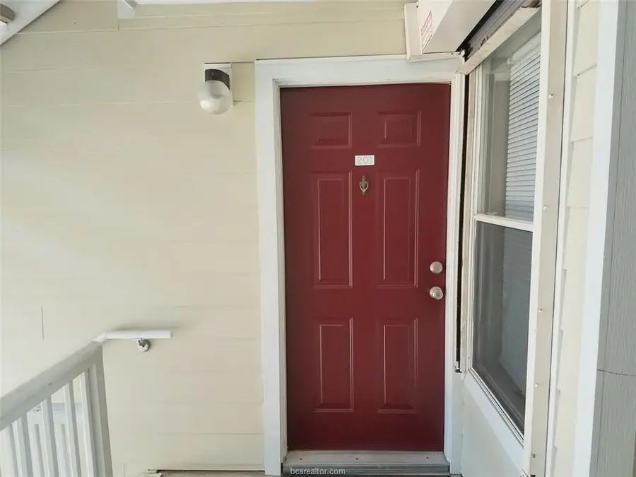 519 Southwest Parkway #201, College Station, TX 77840 - Image #2