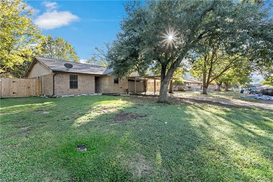 1726 Neal Street, Navasota, TX 77868 - Image #2