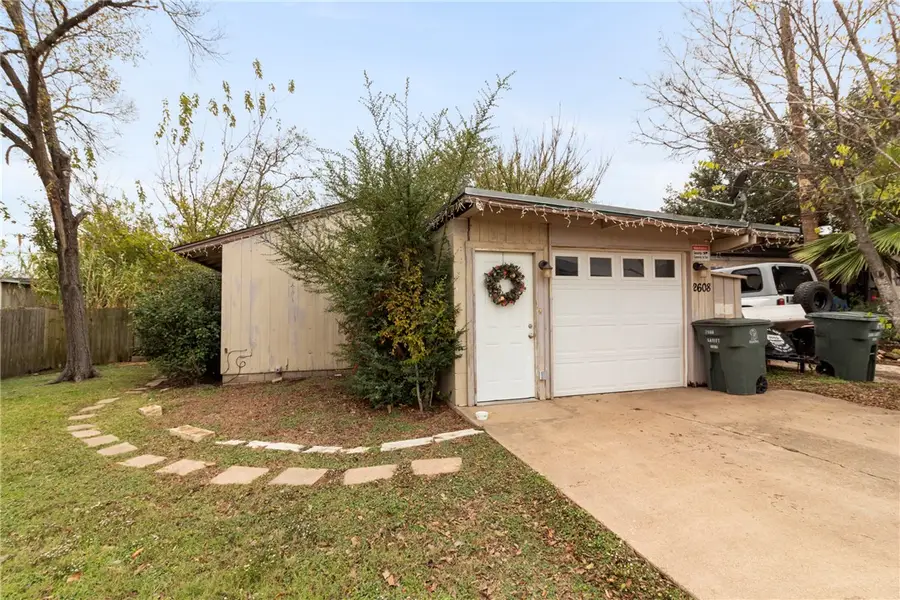 2608 Cavitt Avenue, Bryan, TX 77801 - Image #2