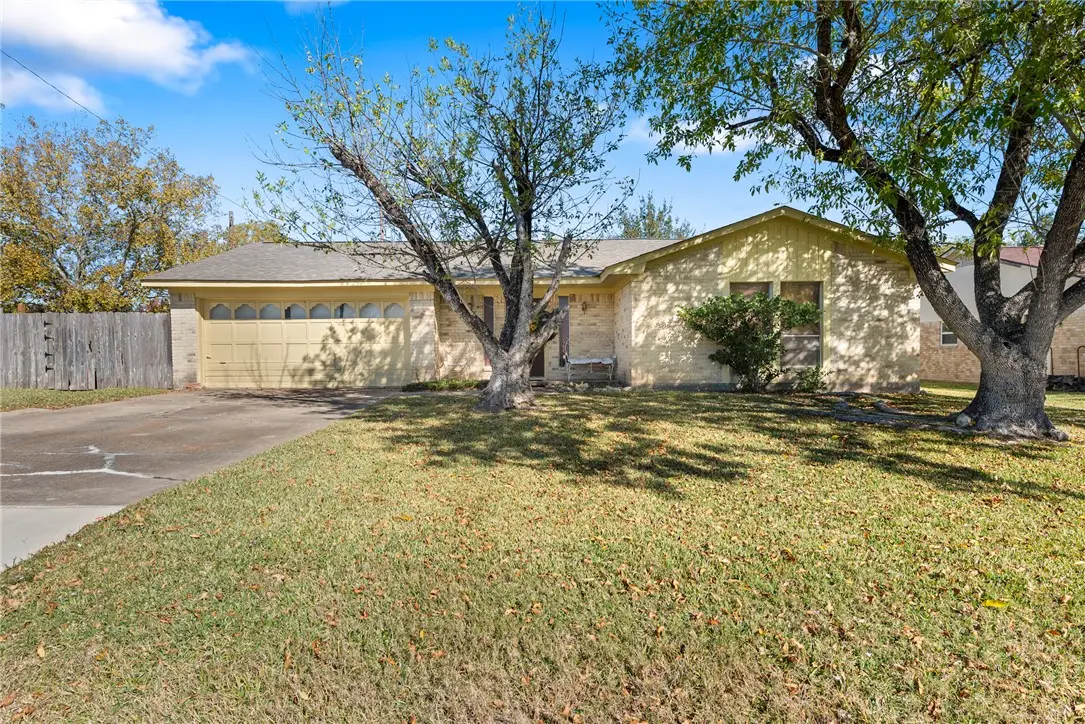 2901 Oakside Drive, Bryan, TX 77802 - Image #1