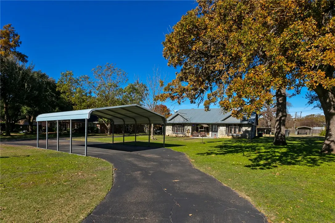 409 W Morgan Street, Franklin, TX 77856 - Image #1