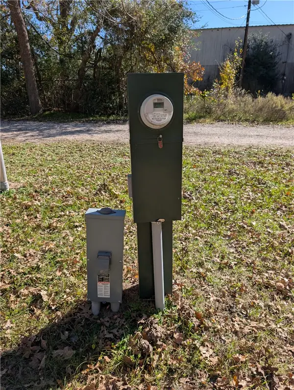 1524 Paradise Way, Navasota, TX 77868