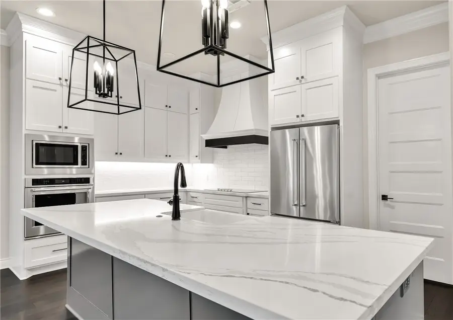 1736 Blanco Bend Drive, College Station, TX 77845 - Image #2