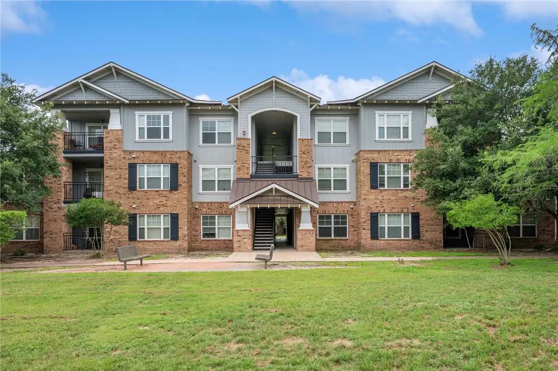 1725 Harvey Mitchell Parkway S #2433, College Station, TX 77840 - Image #1