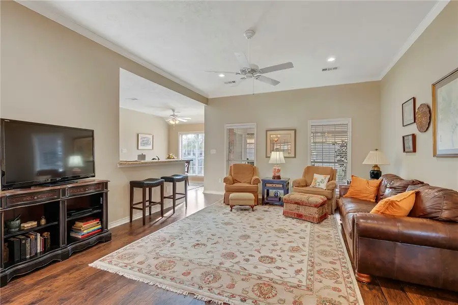 4906 Winchester Drive, Bryan, TX 77802 - Image #3