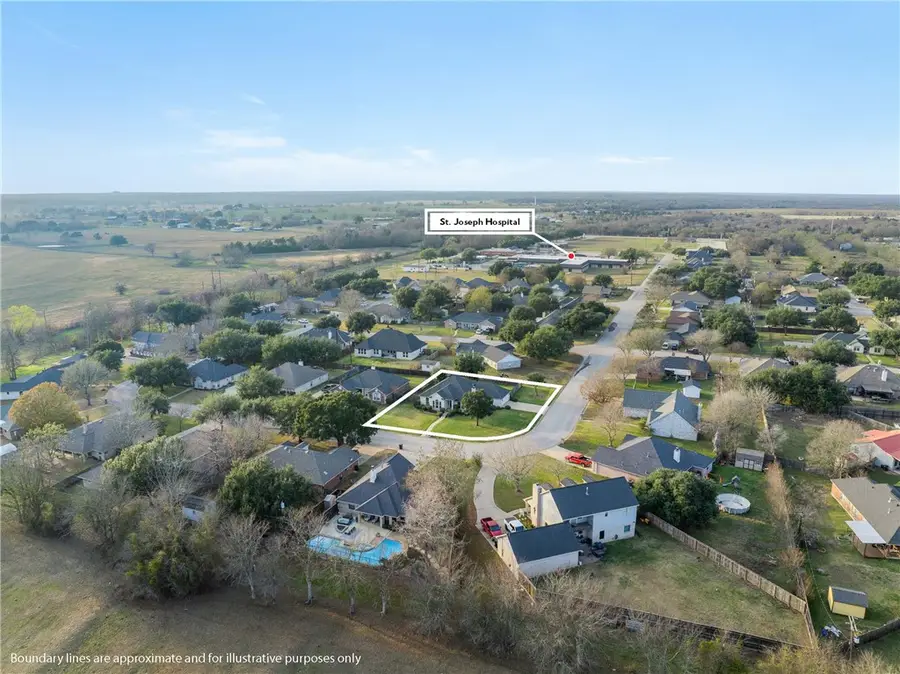813 Woodson Drive, Caldwell, TX 77836 - Image #2