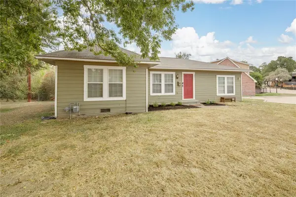 4311 Old College, Bryan, TX 77801