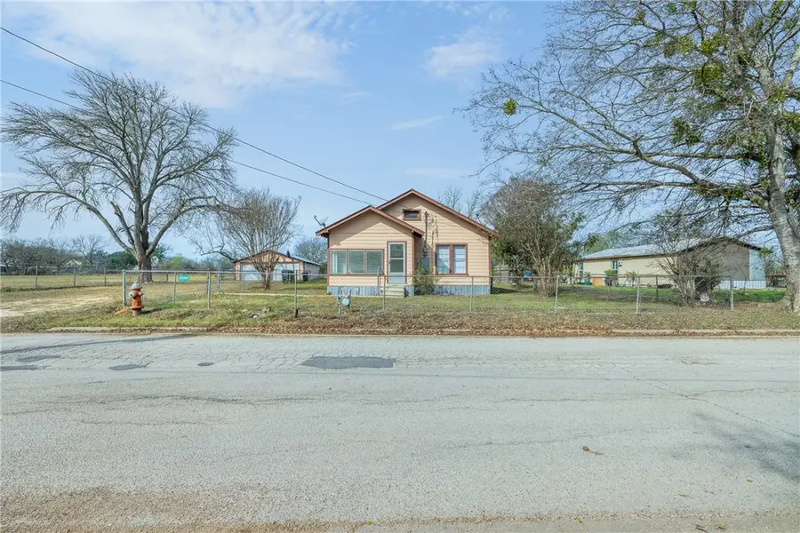 806 Plum Street, Caldwell, TX 77836 - #2