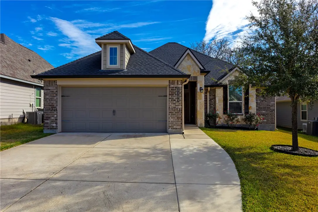 2109 Stubbs Drive, Bryan, TX 77807 - Image #1