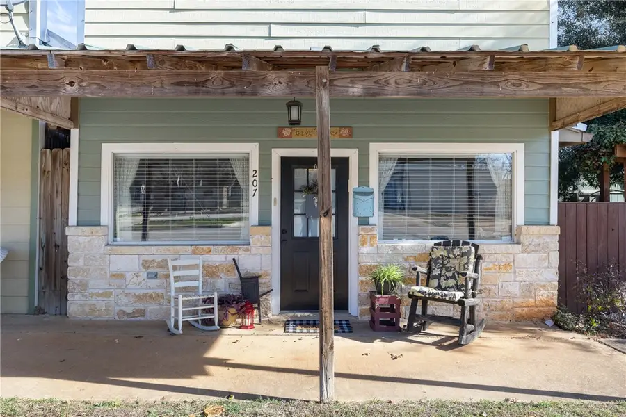 207 S Hill Street, Caldwell, TX 77836 - Image #2