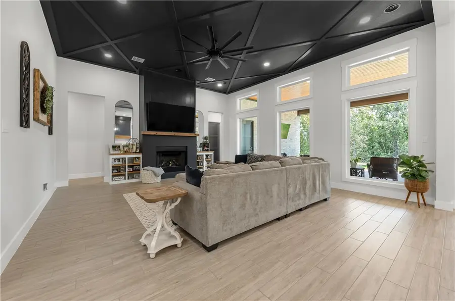 5201 Vintage Oaks Court, College Station, TX 77845 - Image #3